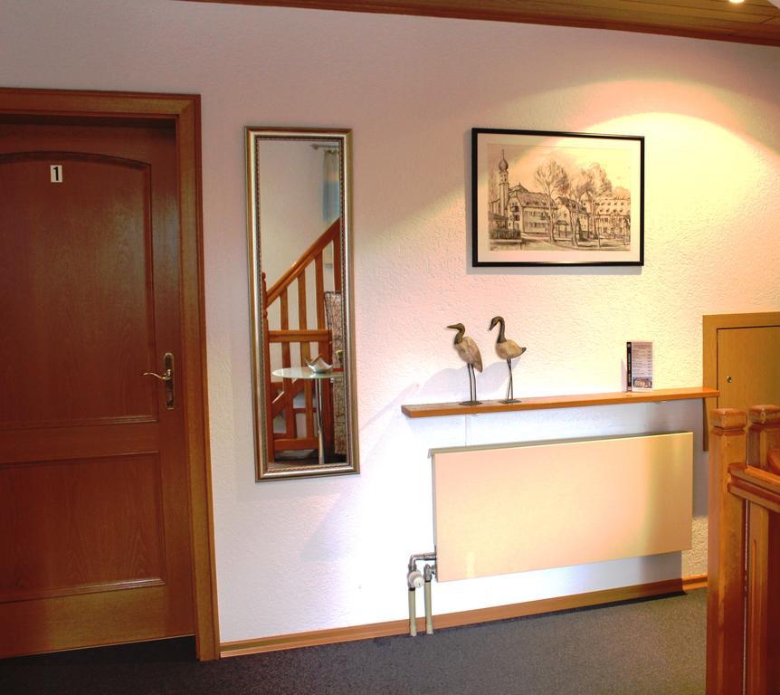 Gaeste-Haus Roesch Wiesent Bagian luar foto