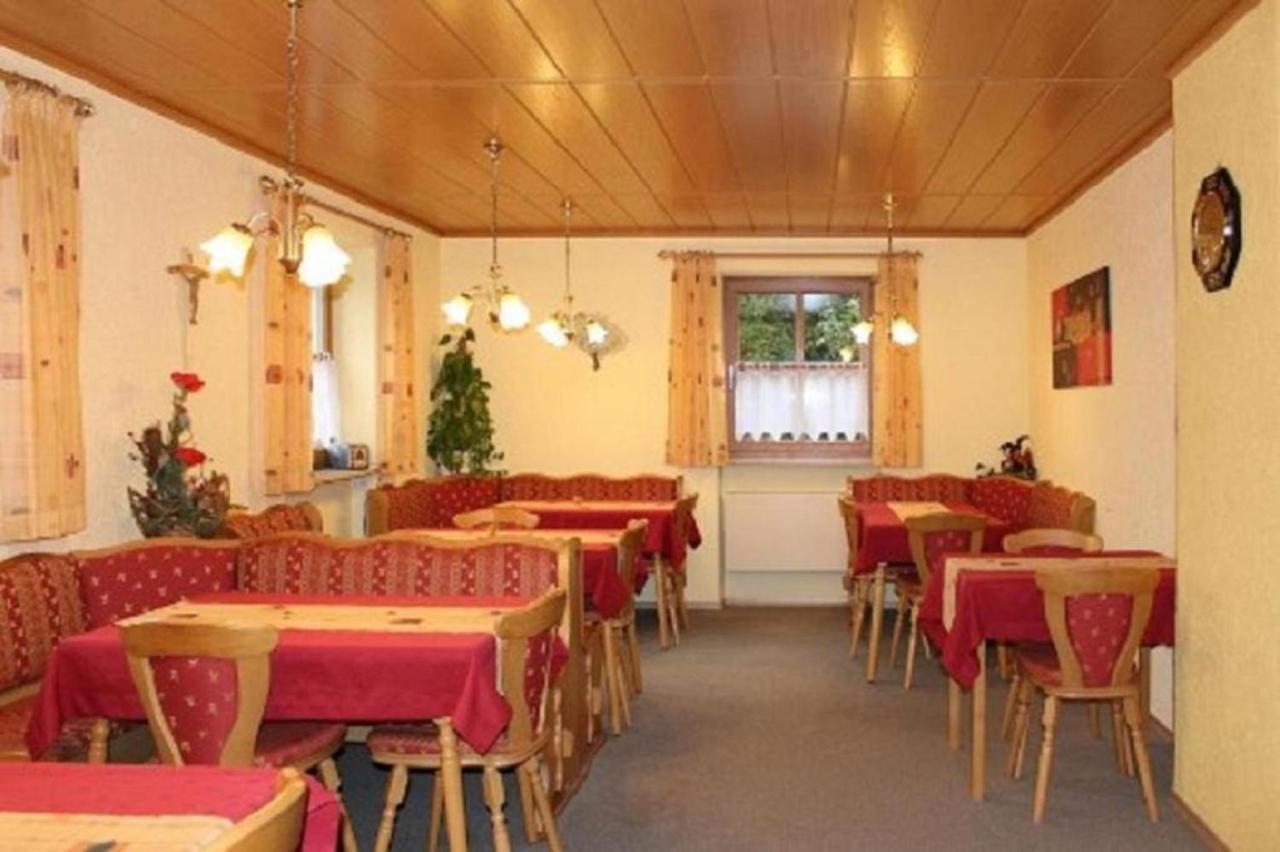 Gaeste-Haus Roesch Wiesent Bagian luar foto